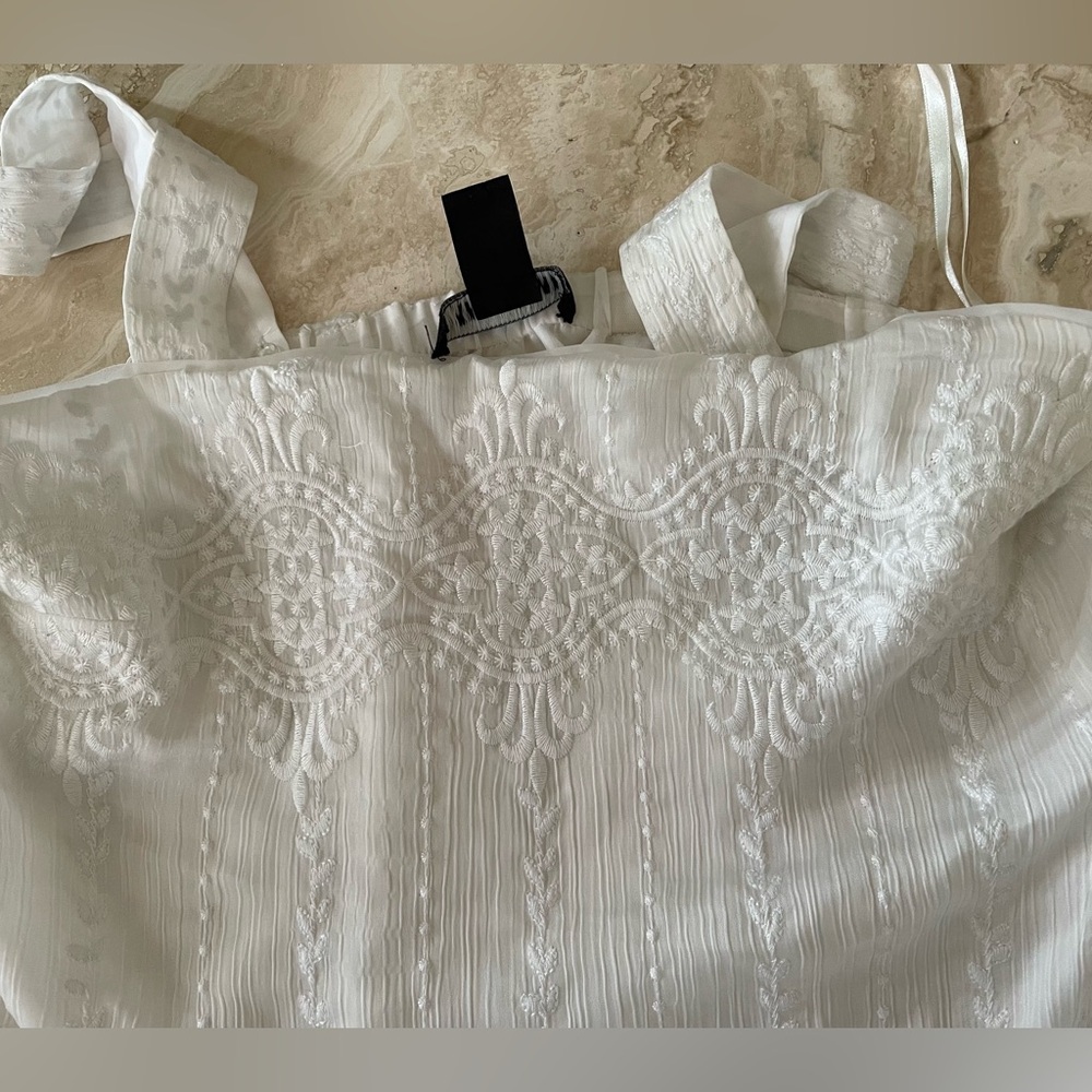 White House Black Market White Embroidered Tank Top size XS - Picture 6 of 6